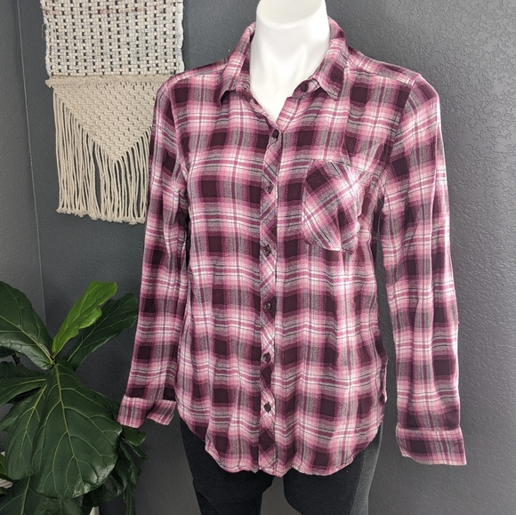 Time and Tru Tops - ⭐ 3 for $20 🌼 Time and Tru Plaid Button Down